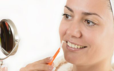 Como cuidar dos implantes dentários? Dicas para uma manutenção eficaz